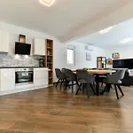 Luxusvilla Christian direkt am Meer mit Pool Villa *
