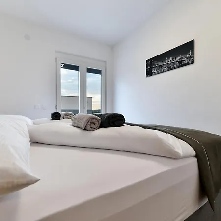 Christian Direkt Am Vila *