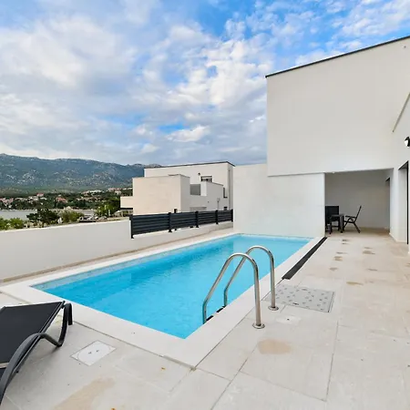 Villa Christian Direkt Am Mit Pool Rovanjska