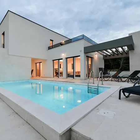 Christian Direkt Am Villa